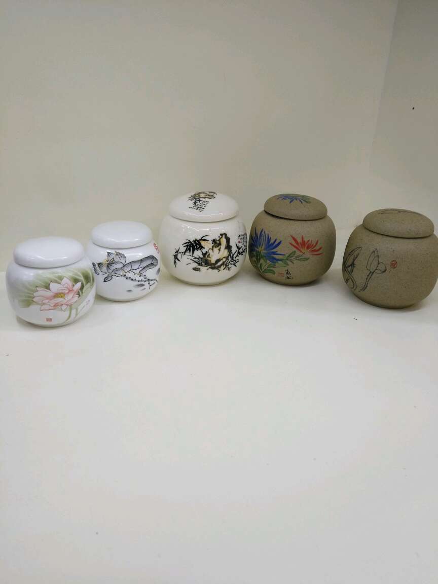 小陶瓷罐