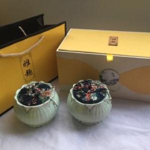 雅趣黄陶瓷盒