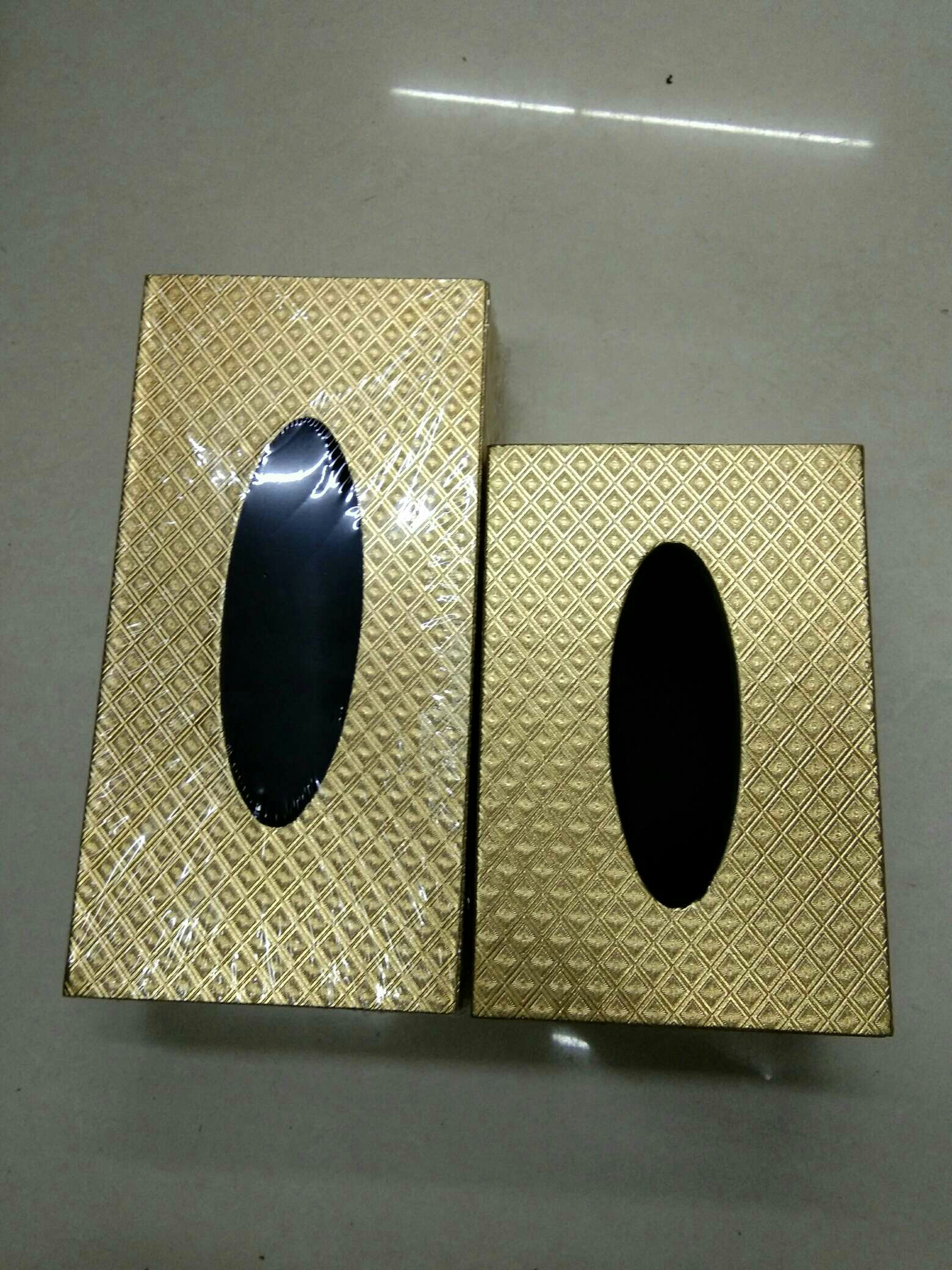 金色格子纸巾盒